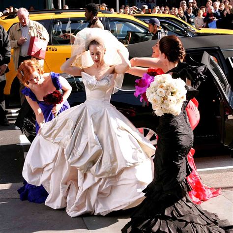 carrie bradshaw wedding dresses